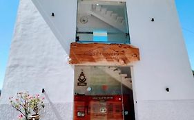 Sunset Valley Holiday Inn